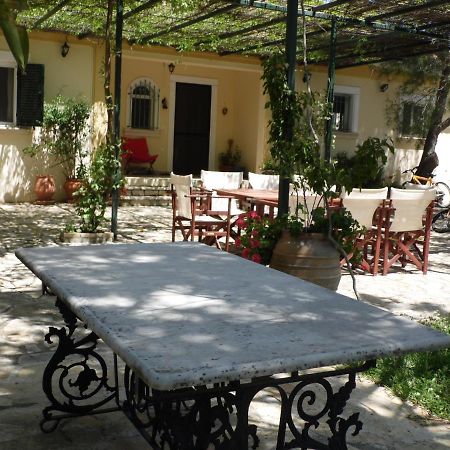 Theni Olive Grove Villa Kato Yerakarion Exterior photo