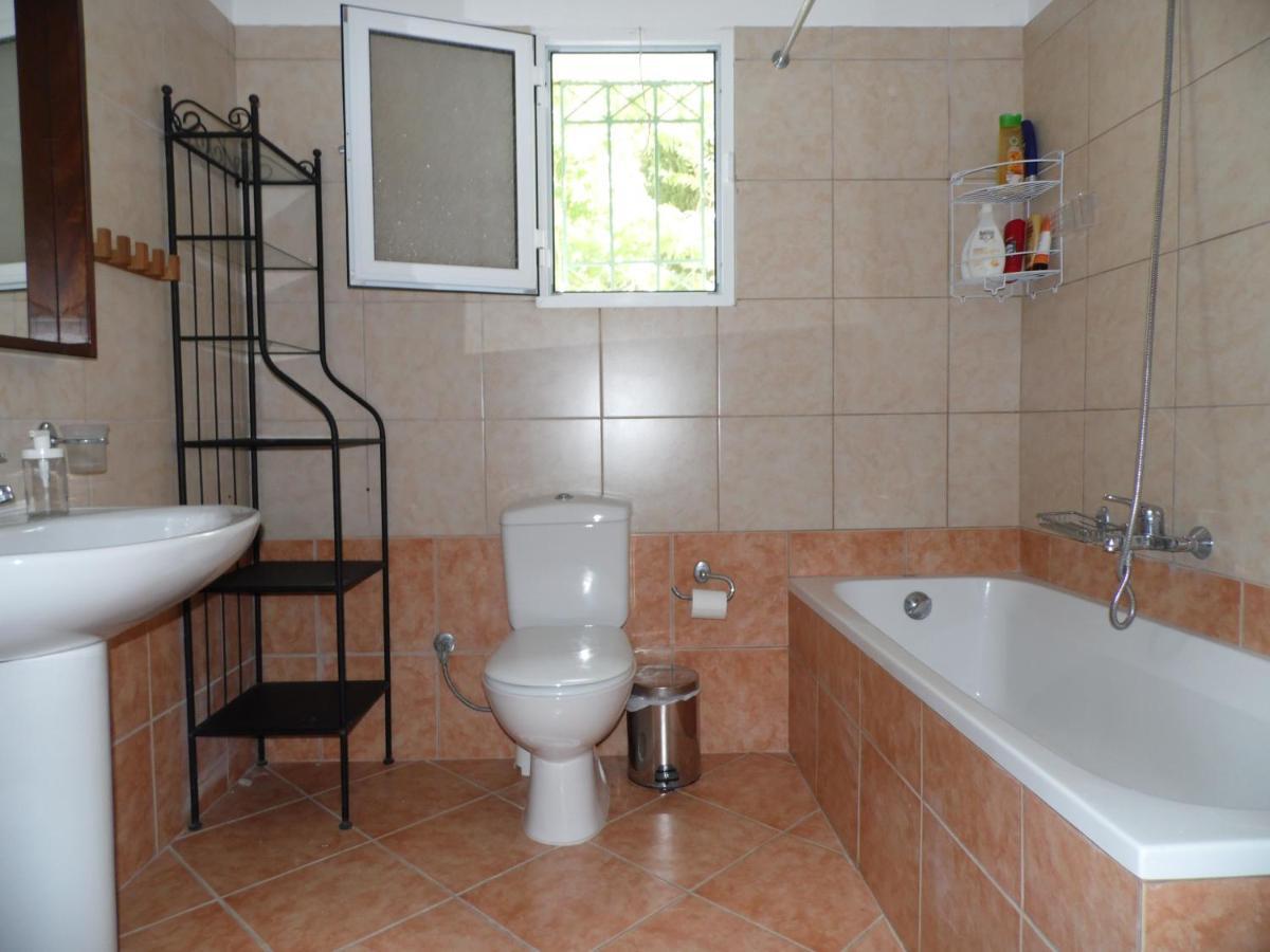 Theni Olive Grove Villa Kato Yerakarion Exterior photo