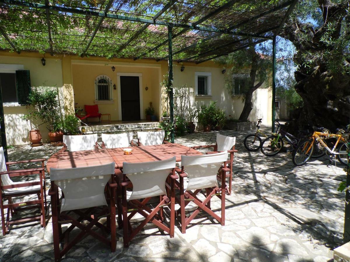 Theni Olive Grove Villa Kato Yerakarion Exterior photo